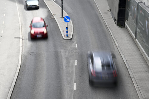 Autoliikennettä Tampereella. LEHTIKUVA / VILJA SIRVIÖ