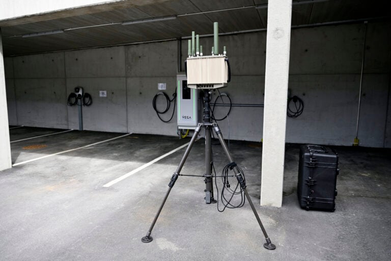 Suomalaisen teknologiayritys Sensofusionin elektroninen häirintälaite