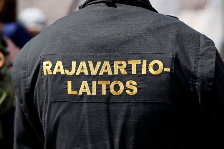 Tuen määrää ja tarvetta arvioidaan yhdessä Viron viranomaisten kanssa. LEHTIKUVA / ANTTI AIMO-KOIVISTO