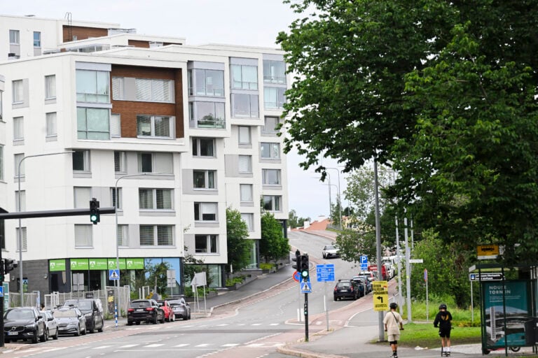 Asuinrakennuksia Helsingin Lauttasaaressa. / LEHTIKUVA / JADE SILPO