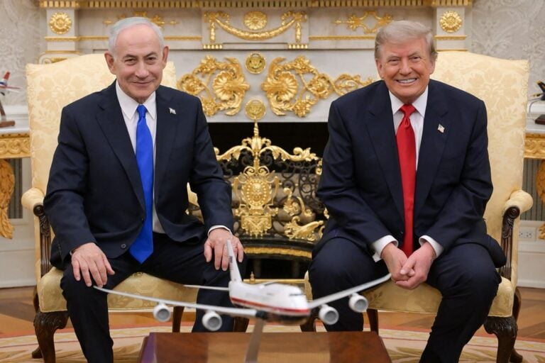 Israelin pääministeri Benjamin Netanjahu poseeraa kuvassa Yhdysvaltain presidentti Donald Trumpin kanssa Valkoisessa talossa ​​28. heinäkuuta 2026. AFP/LEHTIKUVA