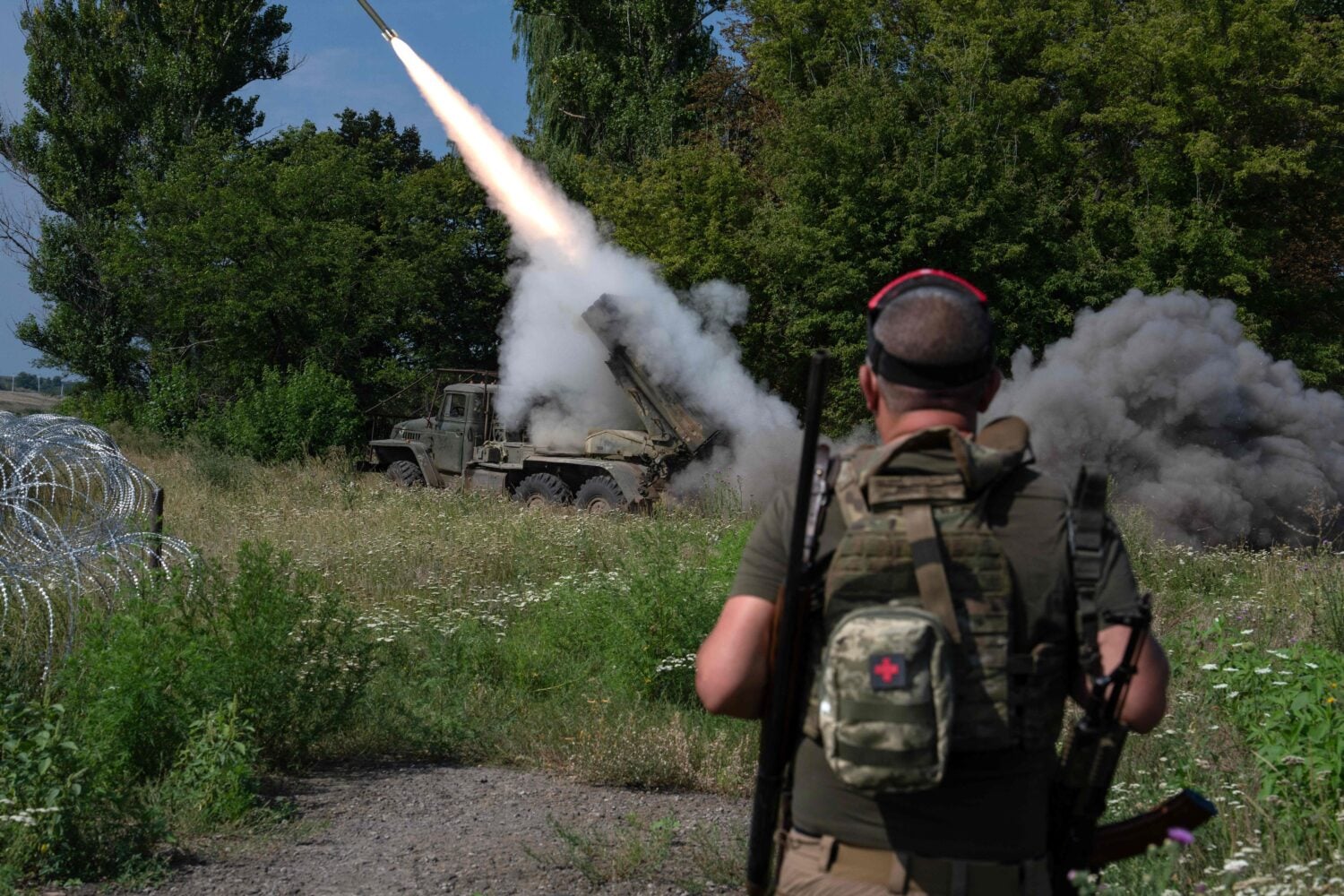 Ukrainanan raketinheitin ampumassa. AFP / LEHTIKUVA / IRYNA RYBAKOVA