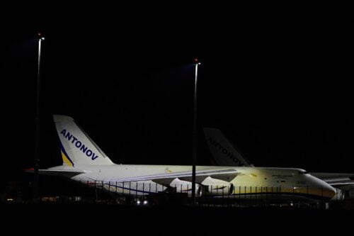 Ukrainalainen Antonov-rahtikone lentokentällä Saksassa. AFP / LEHTIKUVA / JOHN MACDOUGALL
