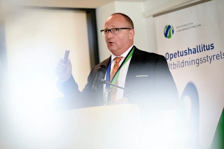 Johtaja Kurt Torsell Opetushallituksen mediatilaisuudesssa Helsingissä 6. elokuuta 2026. Tilaisuudessa käsiteltiin lukuvuoden 20262027 keskeisiä muutoksia kouluissa ja oppilaitoksissa sekä digitaalista osaamista perusopetuksessa, LEHTIKUVA / JADE SILPO