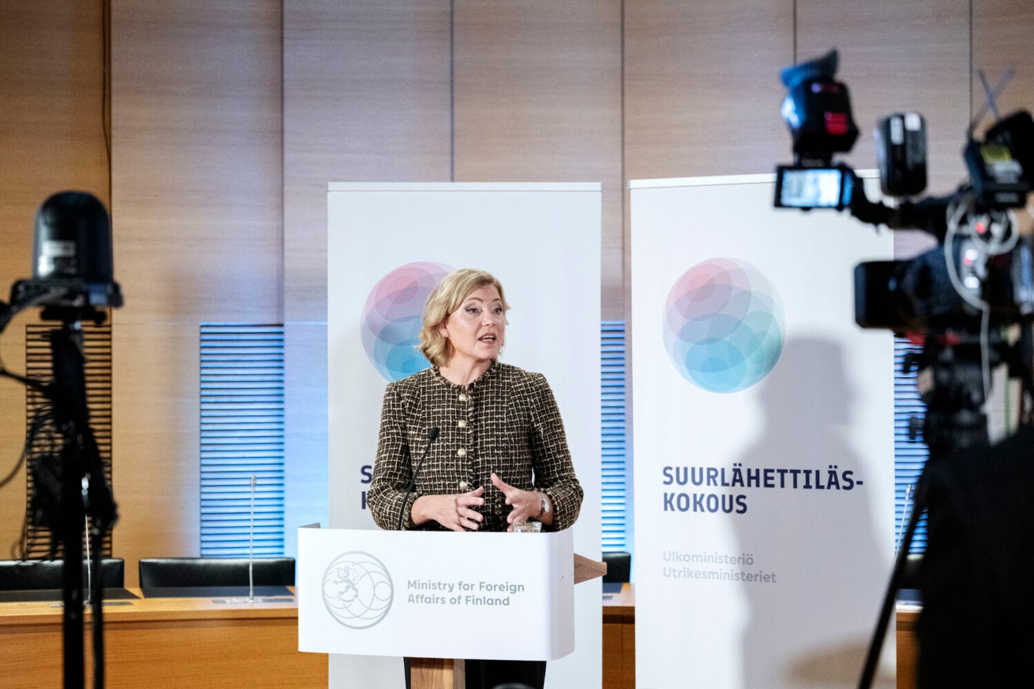 Euroopan komission varapuheenjohtaja Henna Virkkunen mediatilaisuudessa suurlähettiläspäivillä Helsingissä 25. elokuuta 2026. LEHTIKUVA / RONI REKOMAA