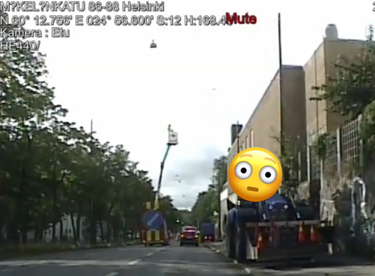 Tässä tapauksessa kevyt liikenne ohjattiin ajoradalle autojen sekaan. POLIISI/DENNIS PASTERSTEIN