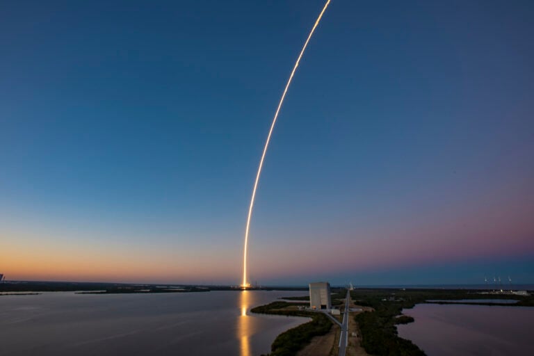 SpaceX:n Starship-raketin laukaisu.