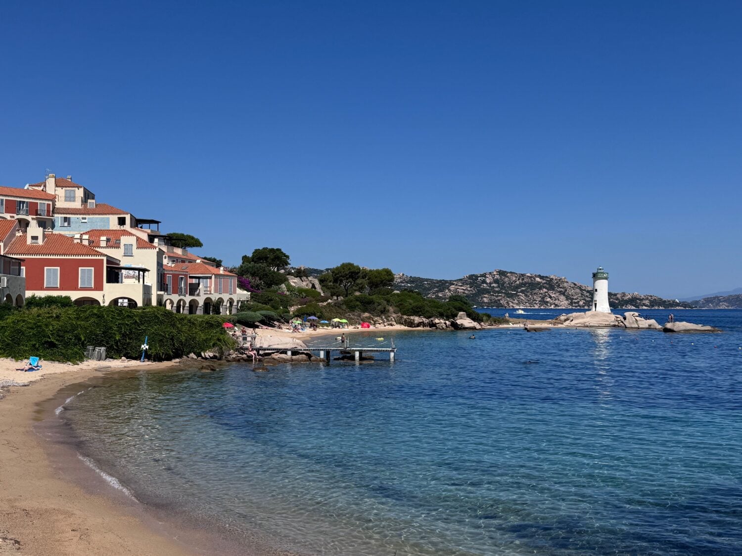 Sardinian rannalta ei kannata ottaa matkamuistoksi edes pientä simpukankuorta. / Petra Nesti
