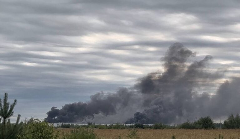 Wildberriesin logistiikkakeskus liekeissä Vladimirin alueella. / Telegram