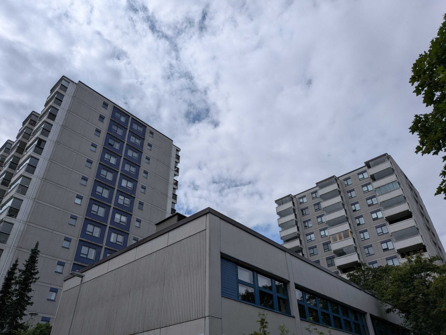 Kerrostaloja Helsingissä. VILLE MÄKILÄ