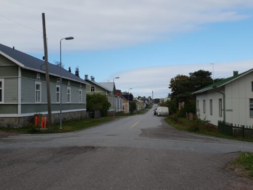 Etenkin muuttotappioalueilla velaton omakotitalo voi osoittautua raskaaksi taakaksi, jos ostajaa ei löydy tai talosta ei saa toivottua hintaa. Arkistokuvassa Porin Reposaari. WIKIMEDIA COMMONS/AJAPAIK, CC-BY-SA-4.0