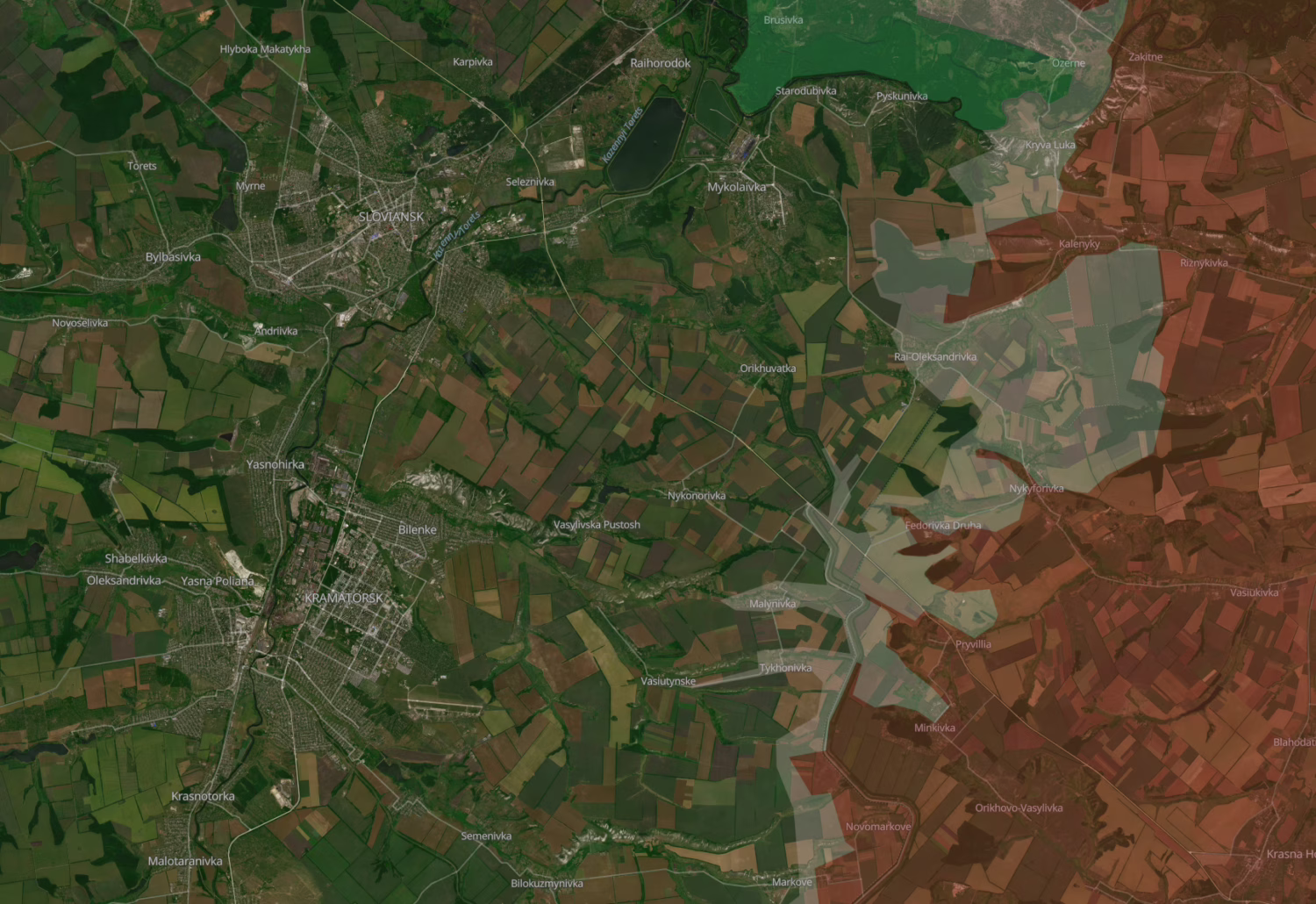 Rintamalinja kulkee noin 15 kilometriä kaupunkien itäpuolella. / deepstatemap.live