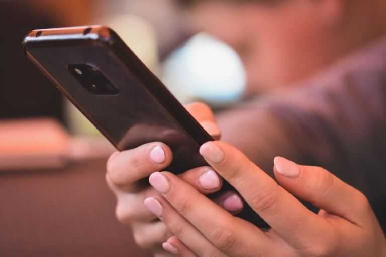 Verkon kauppapaikoilla kannattaa olla tarkkana. PEXELS
