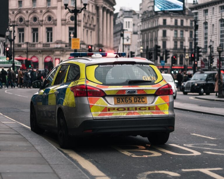 Poliisiauto Lontoossa. PEXELS