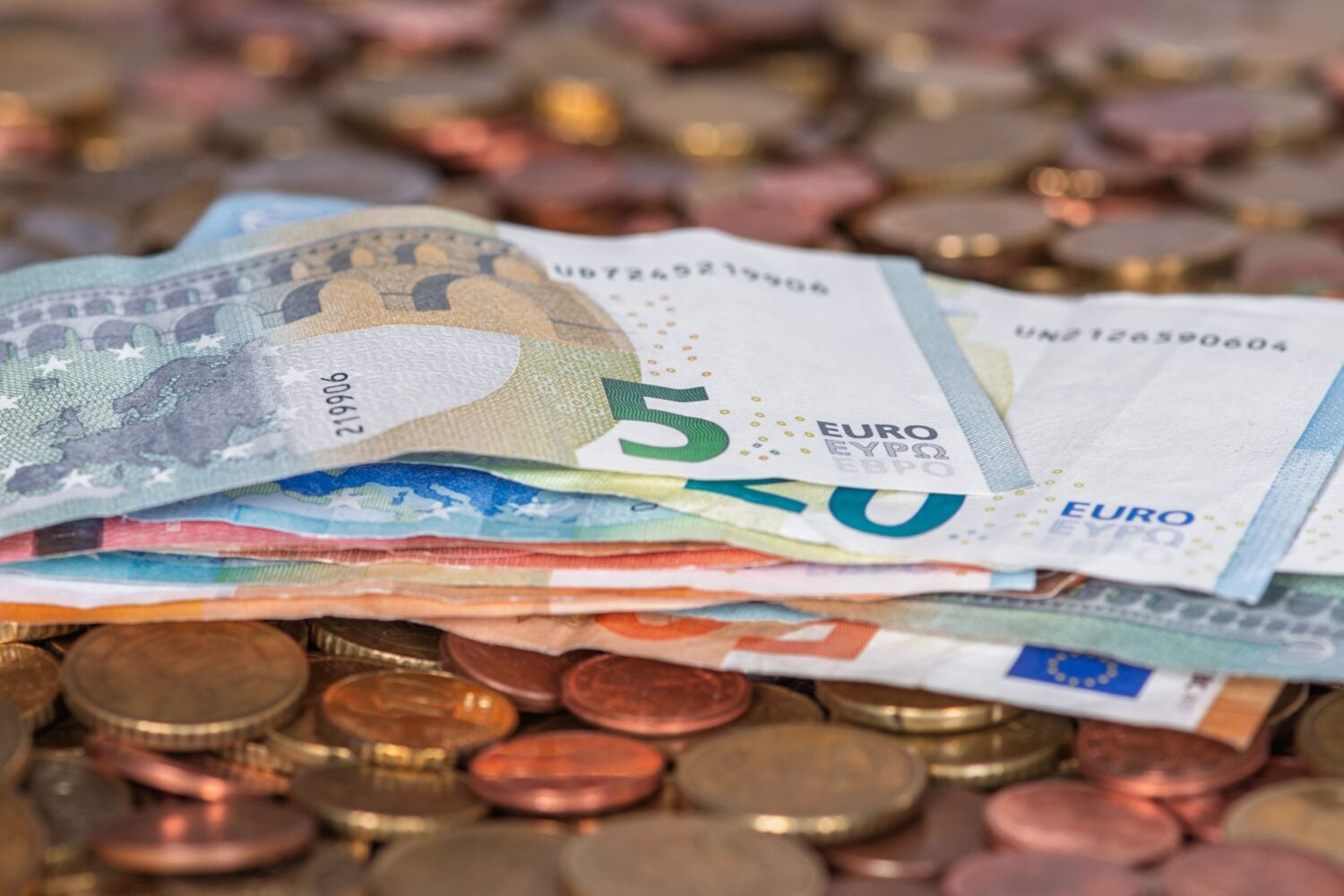 Toiset osaavat varautua yllättäviin menoihin, toiset eivät. PEXELS