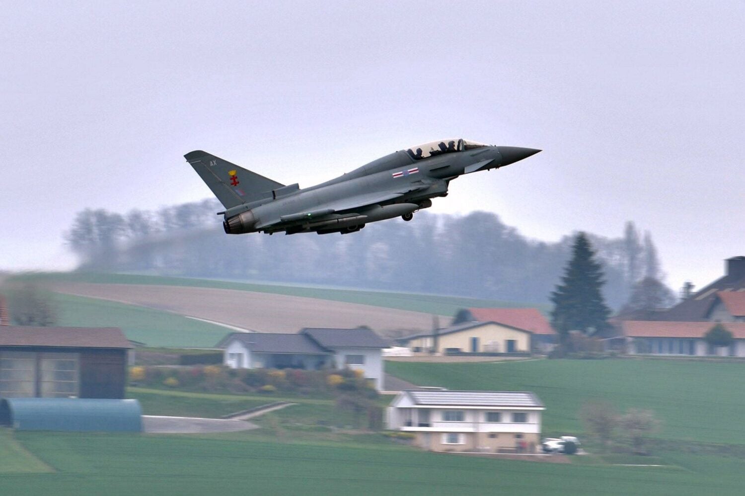 Eurofighter Typhoon -hävittäjä koelennolla Sveitsissä. HANDOUT / EUROFIGHTER TYPHOON
