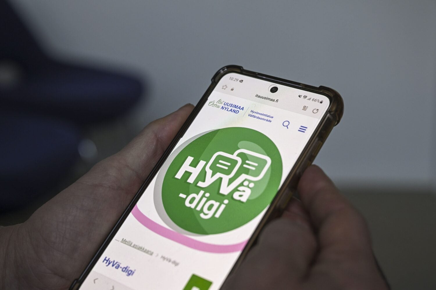 Itä-Uudenmaan hyvinvointialueen digitaalinen palvelu HyVä-digi puhelimen ruudulla vuonna 2023. LEHTIKUVA / MARKKU ULANDER