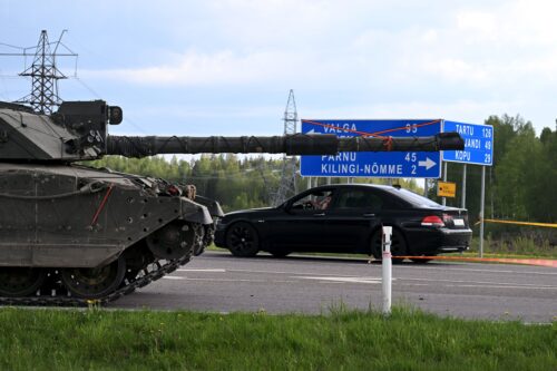 Britannian Challenger 2 Naton sotaharjoituksessa Viron Pärnussa vuonna 2024.