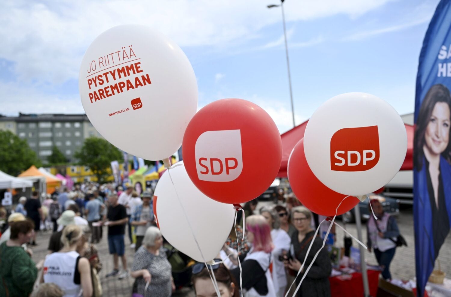 SDP:n teatteri ei vakuuta Jukka Kopraa. LEHTIKUVA / VESA MOILANEN