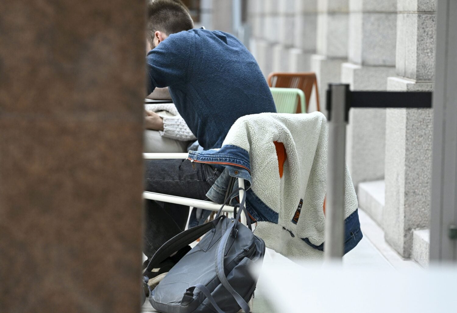 Opiskelija Helsingin yliopistossa. LEHTIKUVA / HEIKKI SAUKKOMAA
