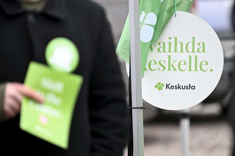 Keskustan vaalimainontaa Helsingissä 2025.