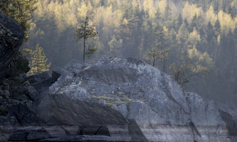 Jääkauden muovaamia rantakallioita. LEHTIKUVA / JUSSI NUKARI