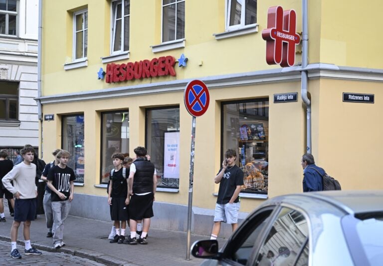 Hesburger-ravintola Riiassa. LEHTIKUVA / HEIKKI SAUKKOMAA