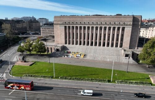 Eduskuntatalo Helsingissä. LEHTIKUVA / HEIKKI SAUKKOMAA