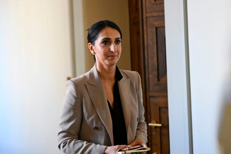 SDP:n kansanedustaja Nasima Razmyar. LEHTIKUVA / EMMI KORHONEN