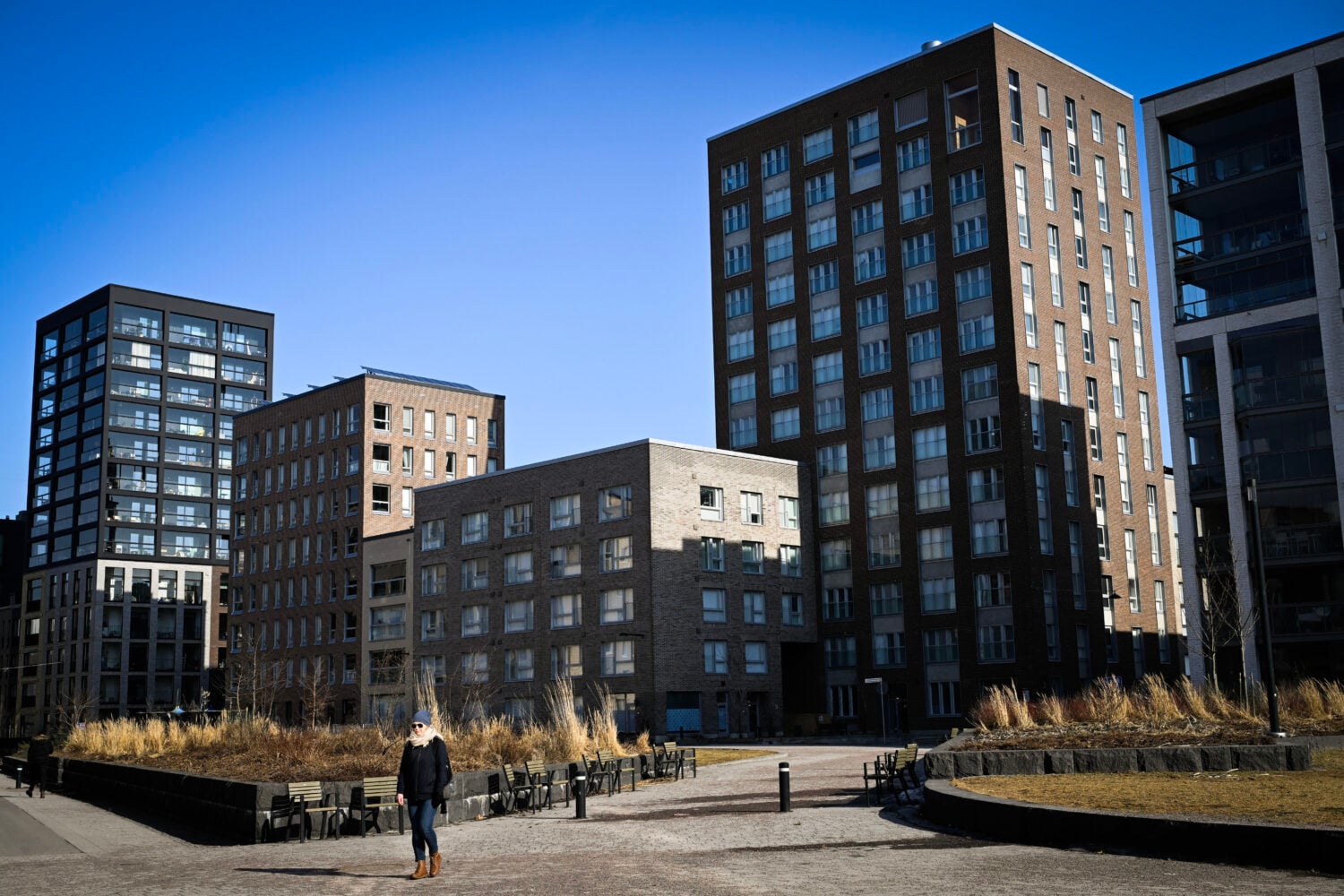 Uusia kerrostaloja Nihdissä Helsingissä.