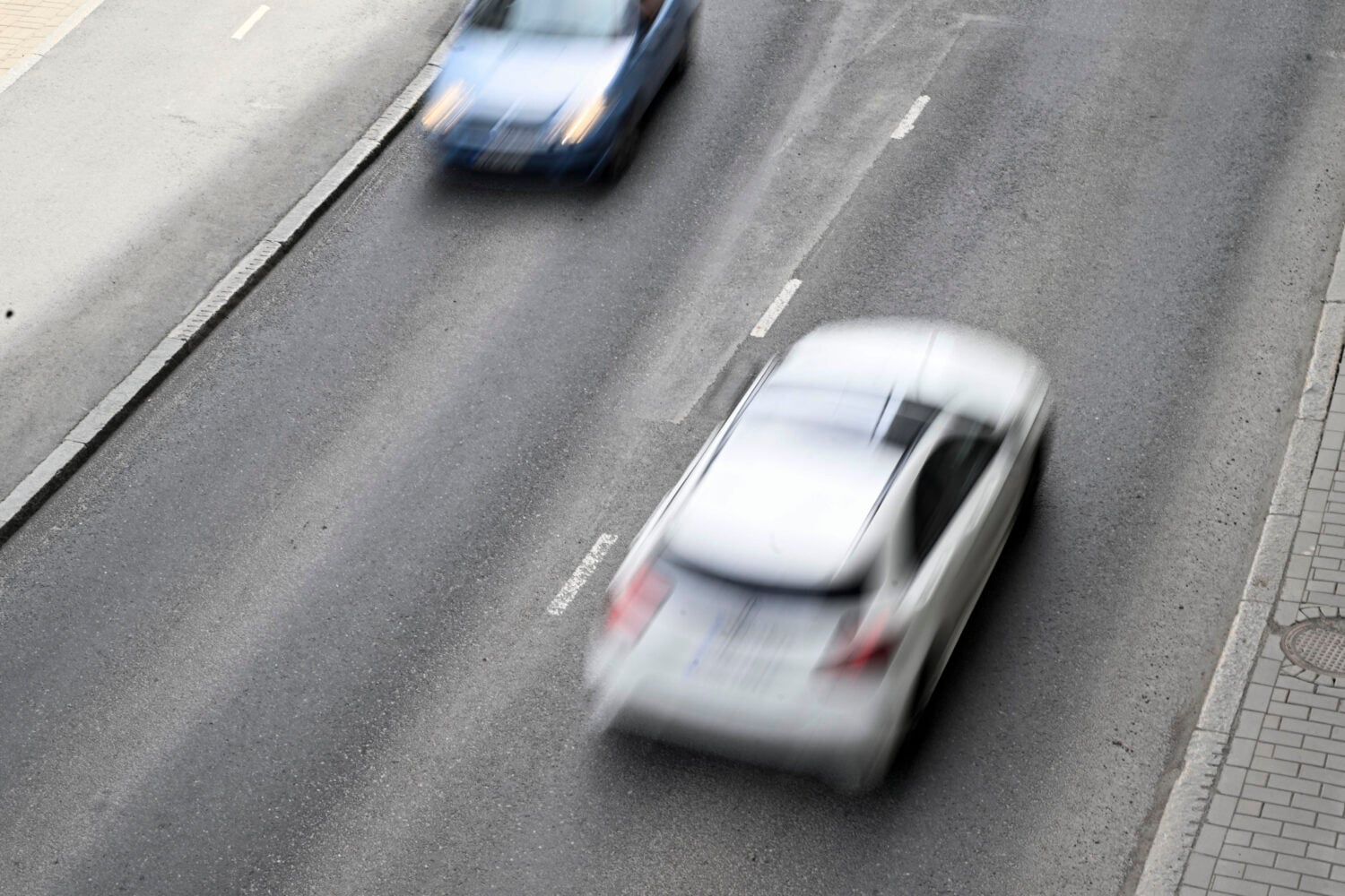 Henkilöautoja. LEHTIKUVA / VILJA SIRVIÖ