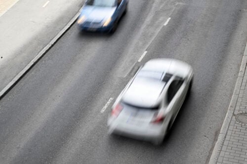 Henkilöautoja. LEHTIKUVA / VILJA SIRVIÖ