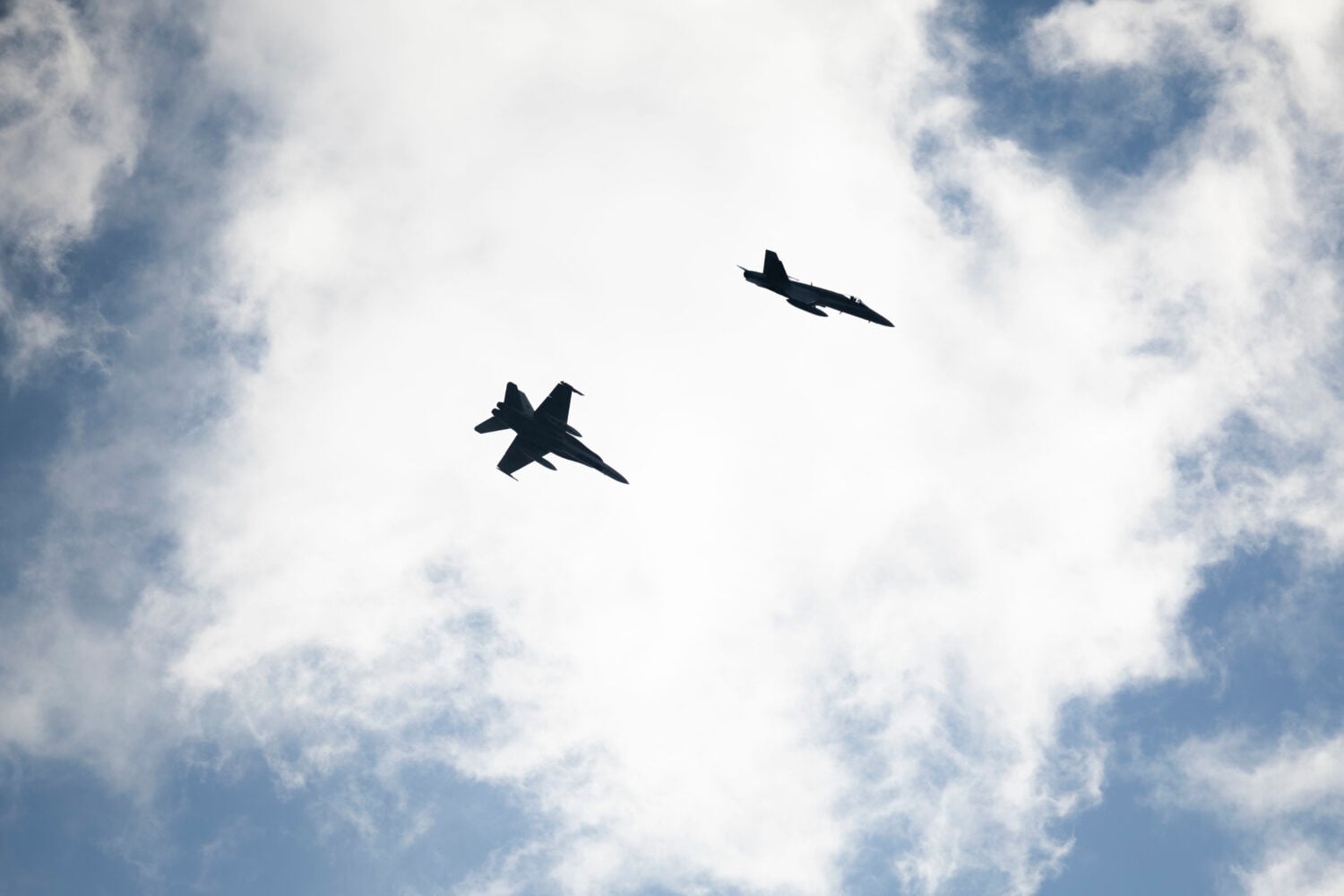 Suomen F-18 Hornet-hävittäjiä Naton Ramstein Flag 26 -harjoituksessa Tervossa. STR / LEHTIKUVA / MATIAS HONKAMAA