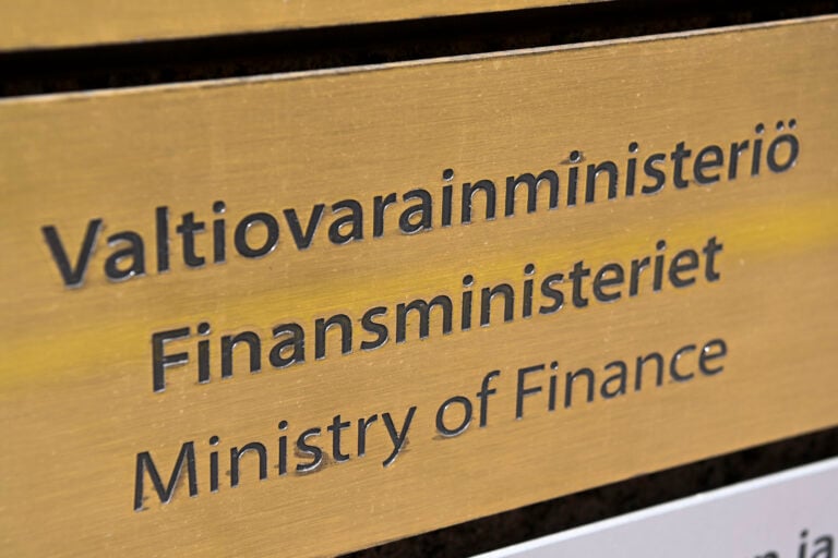 Valtiovarainministeriön kyltti Helsingissä. / LEHTIKUVA / VILJA SIRVIÖ
