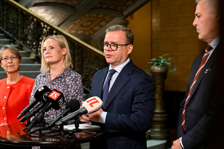 Hallituspuolueiden puheenjohtajat säätytalolla. LEHTIKUVA / HEIKKI SAUKKOMAA