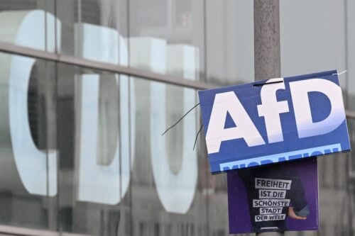 AfD:n kyltti Berliinissä. AFP / LEHTIKUVA / RALF HIRSCHBERGER