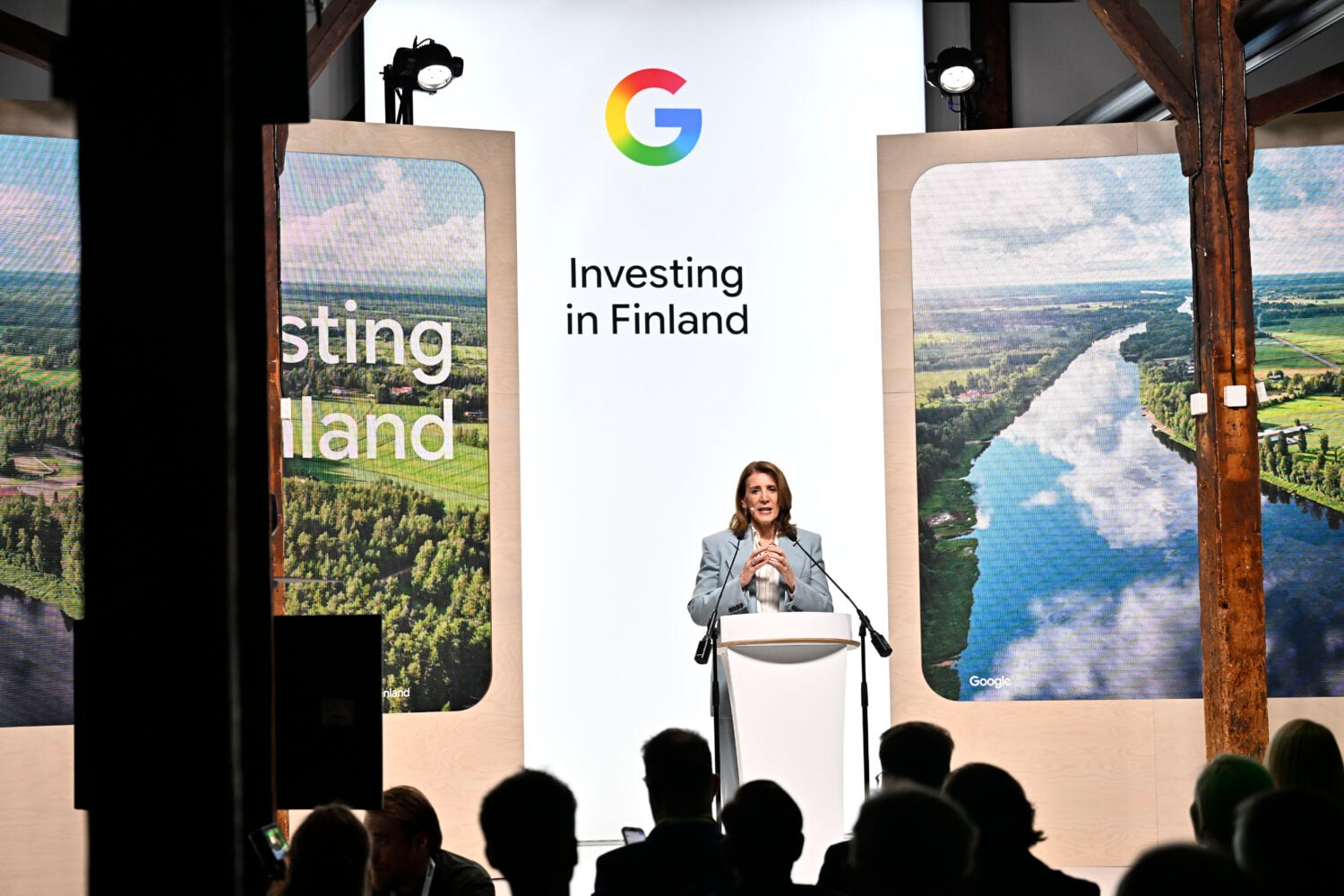 Googlen globaali investointijohtaja Ruth Porat puhumassa hakukone- ja ohjelmistöyhtiö Googlen mediatilaisuudessa Helsingissä 9. syyskuuta 2026. LEHTIKUVA / RONI REKOMAA