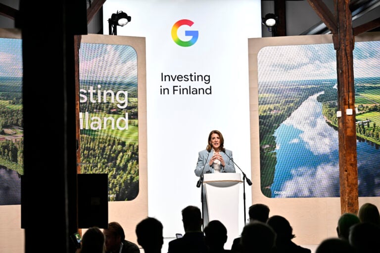Googlen globaali investointijohtaja Ruth Porat puhumassa hakukone- ja ohjelmistöyhtiö Googlen mediatilaisuudessa Helsingissä 9. syyskuuta 2026. LEHTIKUVA / RONI REKOMAA