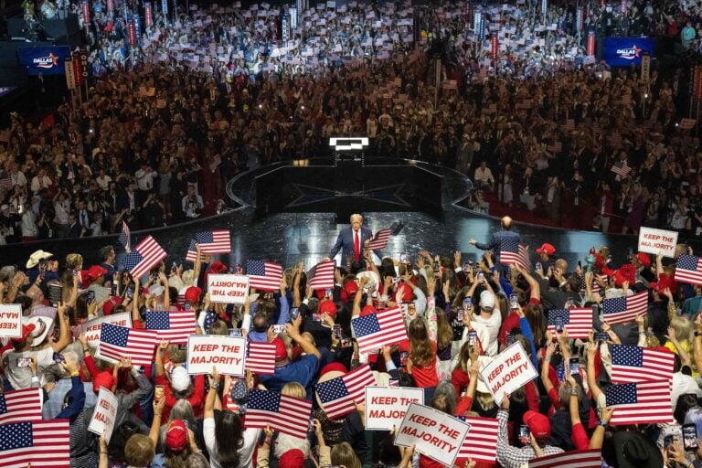 Yhdysvaltain presidentti Donald Trump saapuu puhumaan republikaanien kansalliskomitean vaalikokoukseen Dallasissa Texasissa 10. syyskuuta 2026. AFP / LEHTIKUVA / KENT NISHIMURA