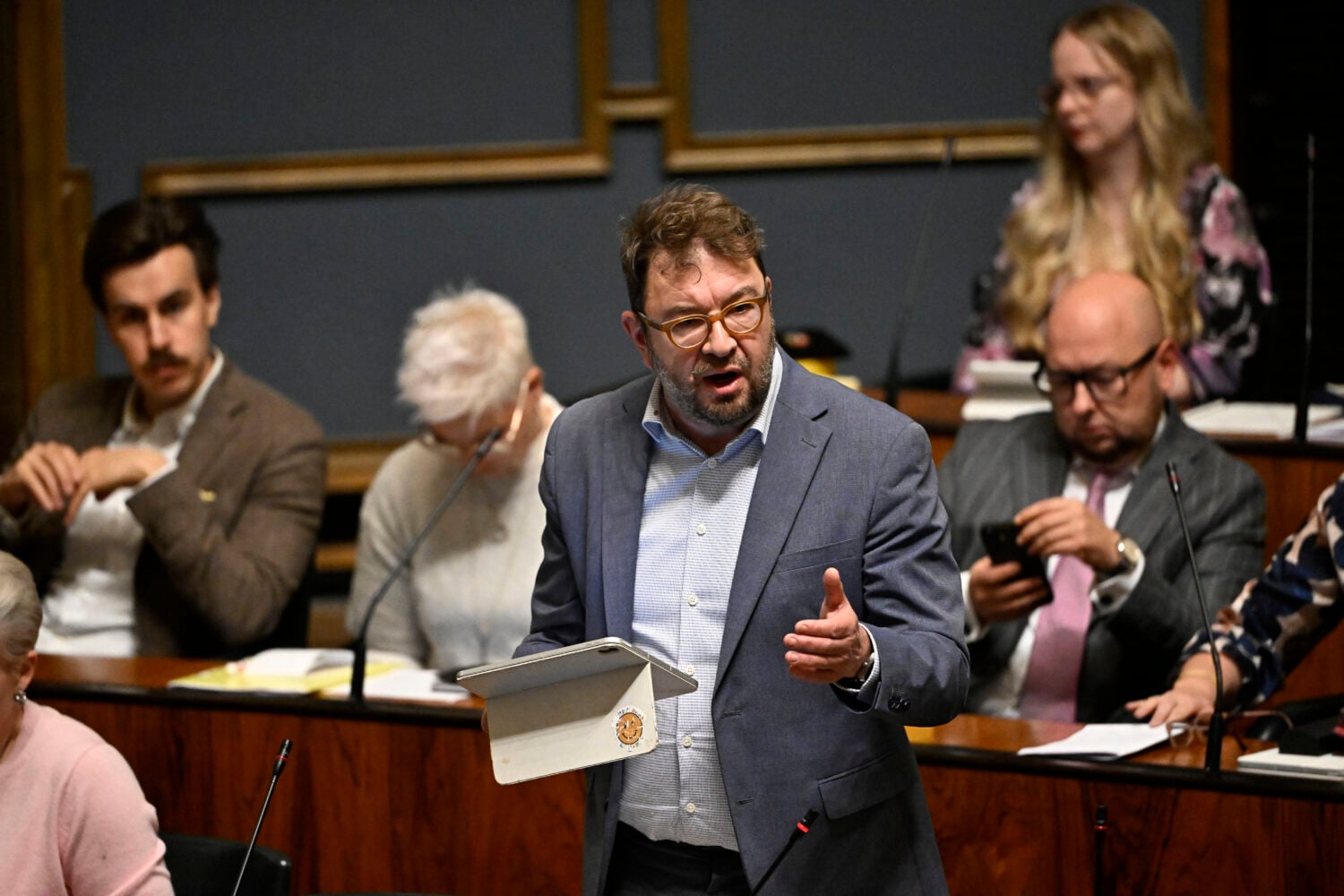 SDP:n kansanedustaja Timo Harakka eduskunnan täysistunnossa 23. syyskuuta 2026. Eduskunnan täysistunnossa jatkui lähetekeskustelu ensi vuoden budjettiesityksestä, LEHTIKUVA / RONI REKOMAA