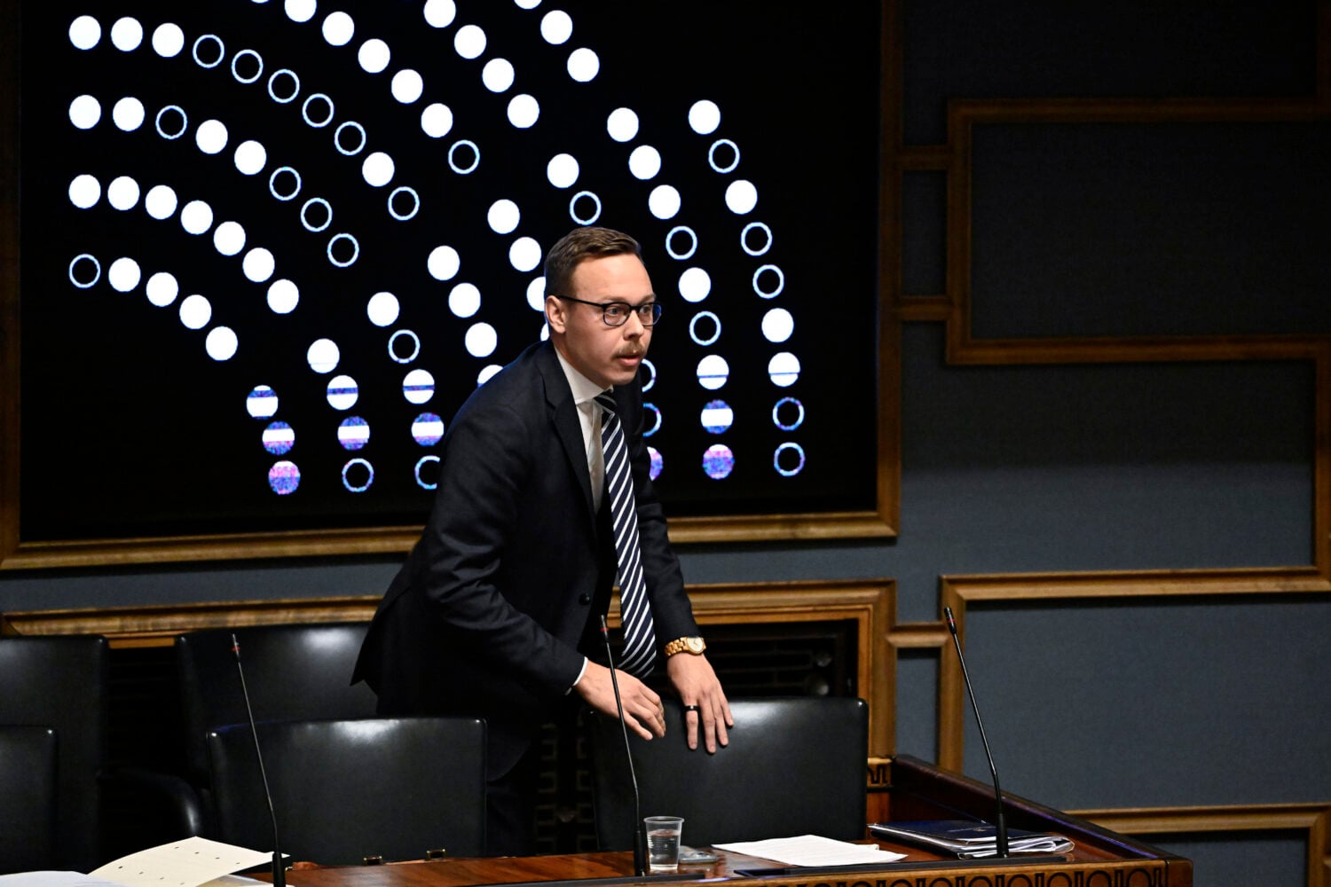 Työministeri Matias Marttinen eduskunnan täysistunnossa 23. syyskuuta 2026. LEHTIKUVA / RONI REKOMAA