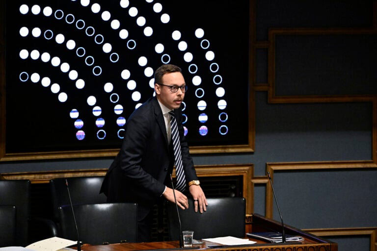 Työministeri Matias Marttinen eduskunnan täysistunnossa 23. syyskuuta 2026. LEHTIKUVA / RONI REKOMAA