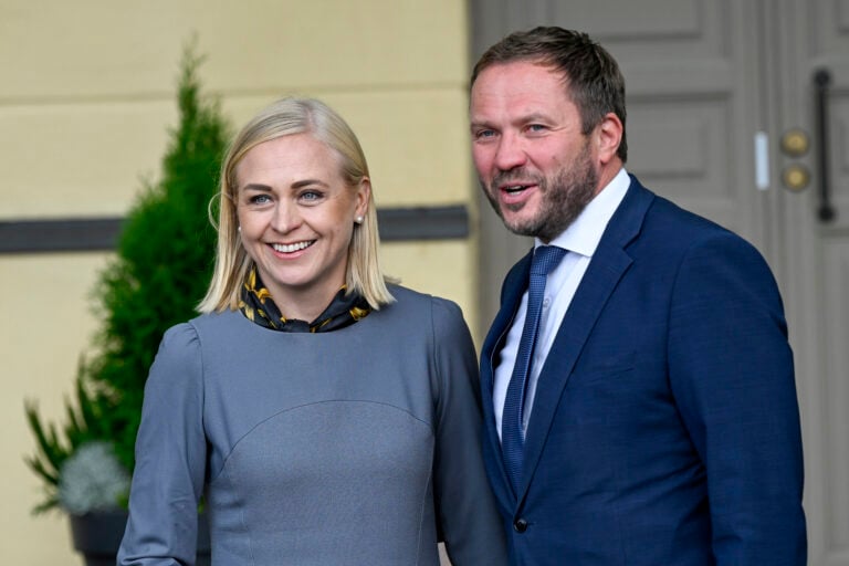 Elina Valtonen tapasi Viron Margus Tsahknan Helsingissä tänään.
