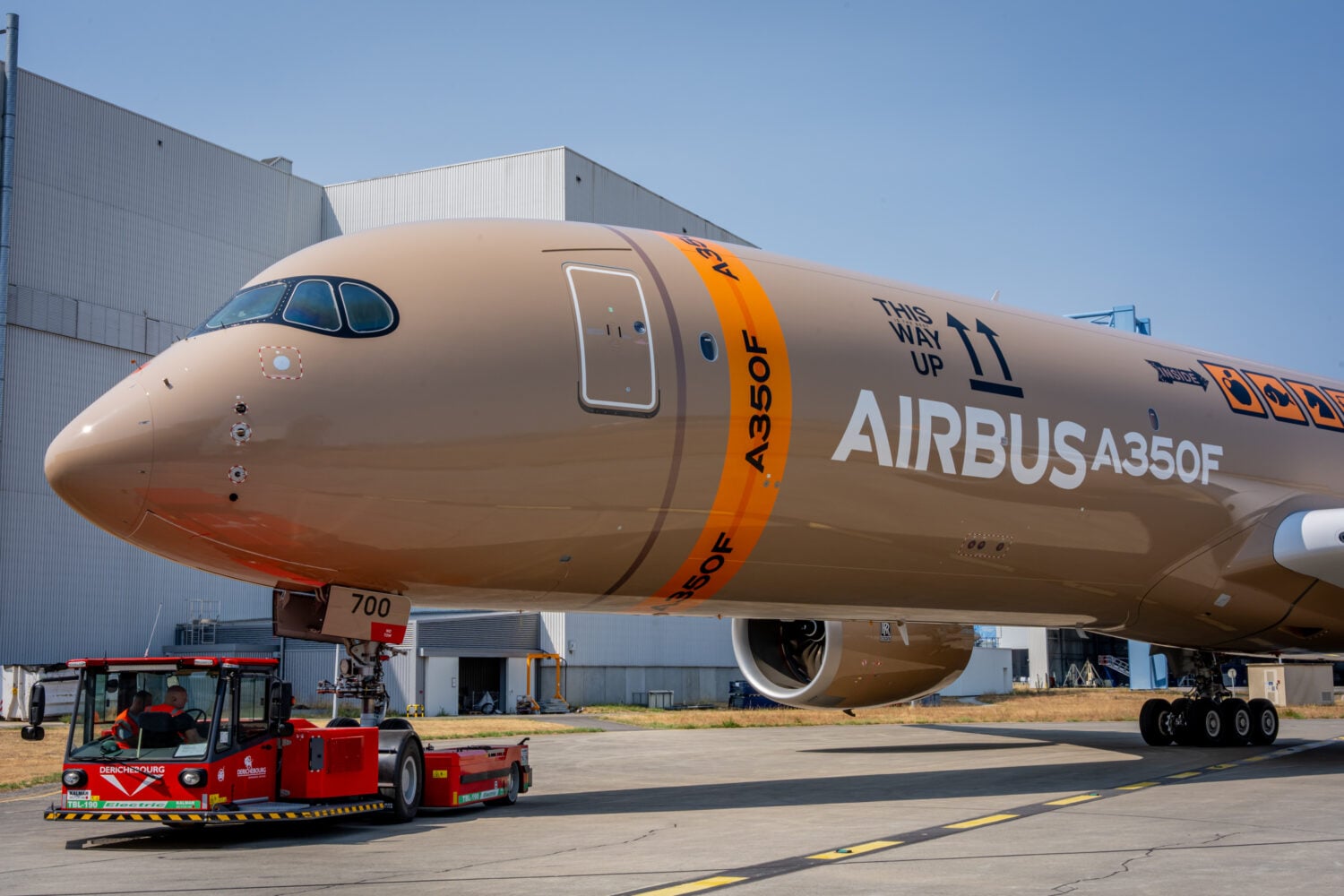 Airbusin uusi rahtikone esiteltiin elokuussa, kun se rullasi ulos kokoonpanohallista