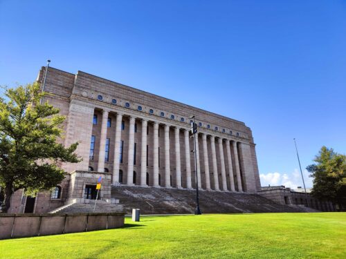 Eduskuntatalo Helsingissä. VILLE MÄKILÄ