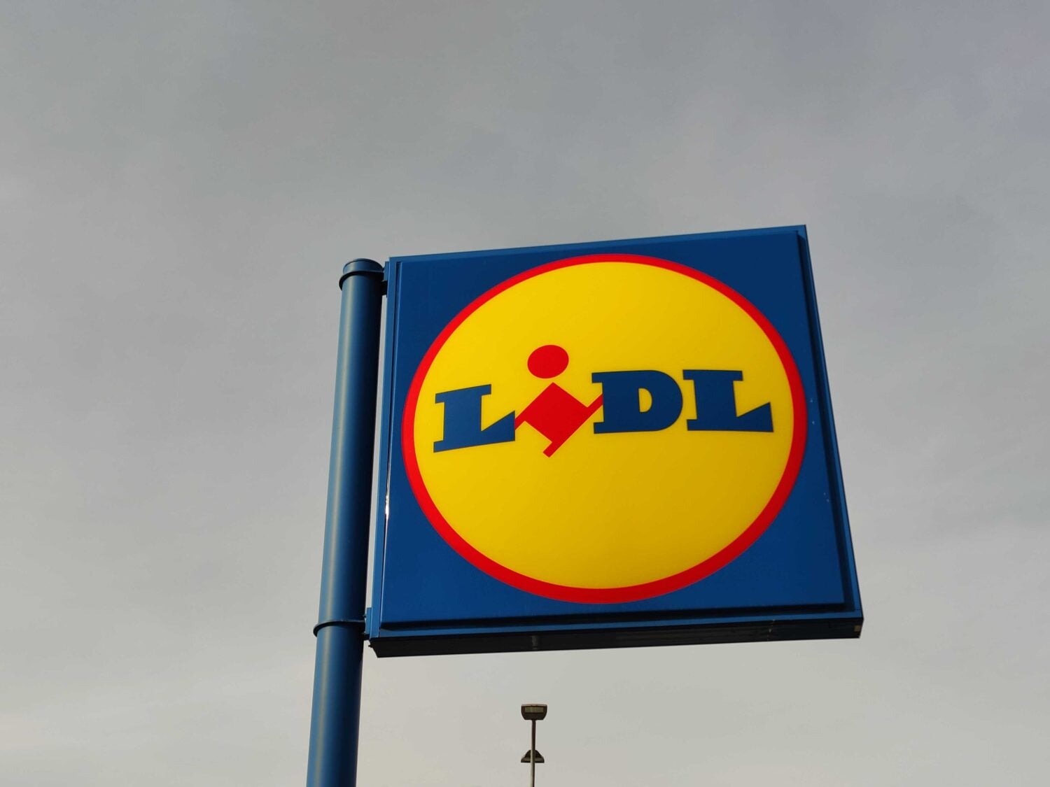 Lidlin logo. VILLE MÄKILÄ