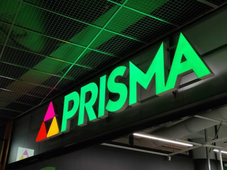 S-etukortilla voi kerryttää bonusta esimerkiksi Prisma-hypermarketeissa tehdyistä ostoksista. VILLE MÄKILÄ