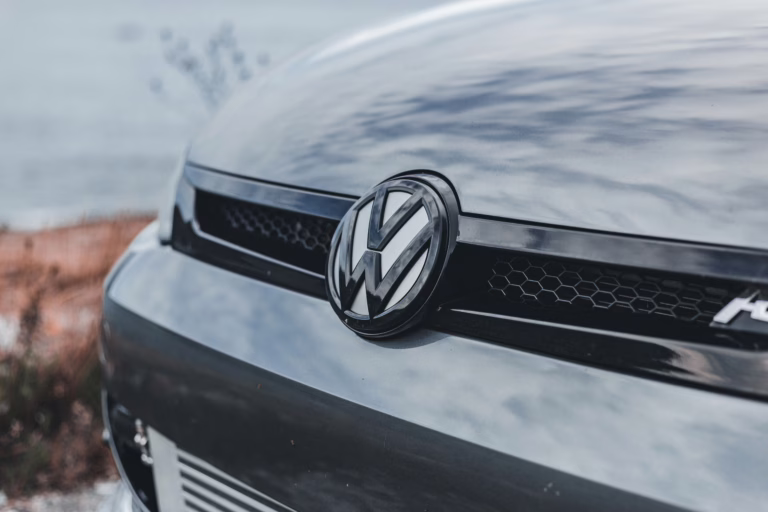 Volkswagen on yleinen automerkki Suomessakin. PEXELS