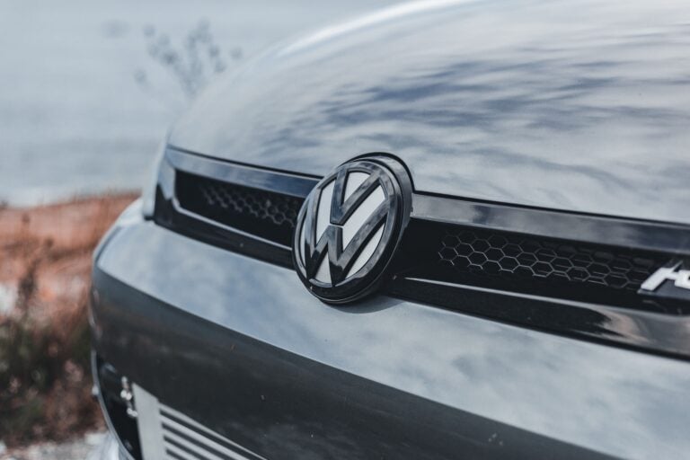 Volkswagen on yleinen automerkki Suomessakin. PEXELS