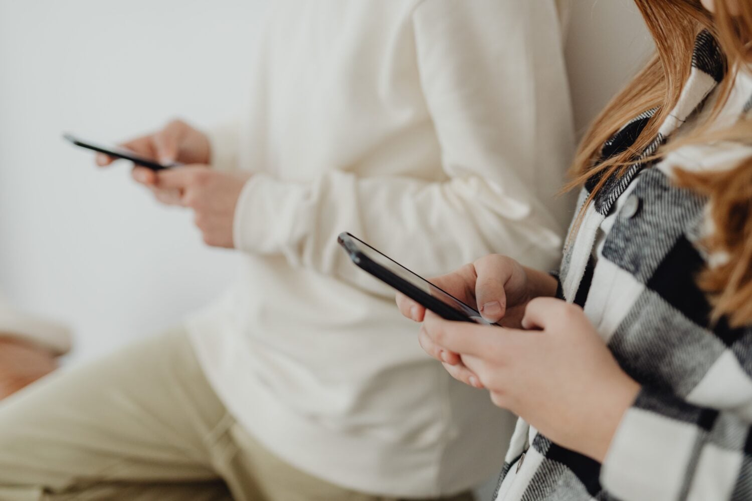 Älypuhelimet ovat keskeinen osa nykyihmisen arkea. Joidenkin mielestä liiankin keskeinen. PEXELS